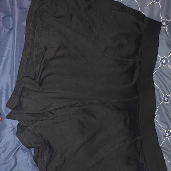 Comfy black shorts with pockets - Picture 1 of 2